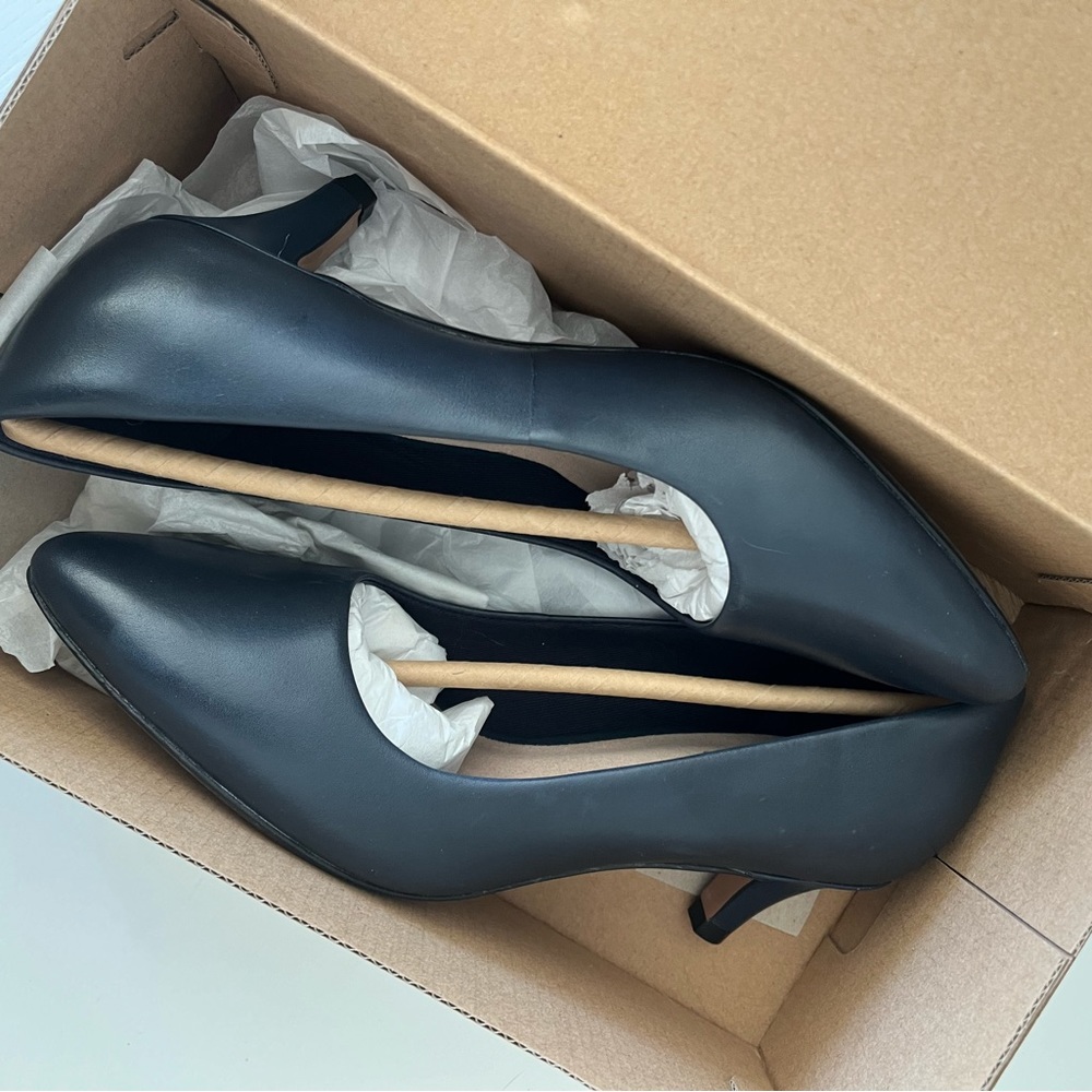 NWT Clark’s kitten heel
